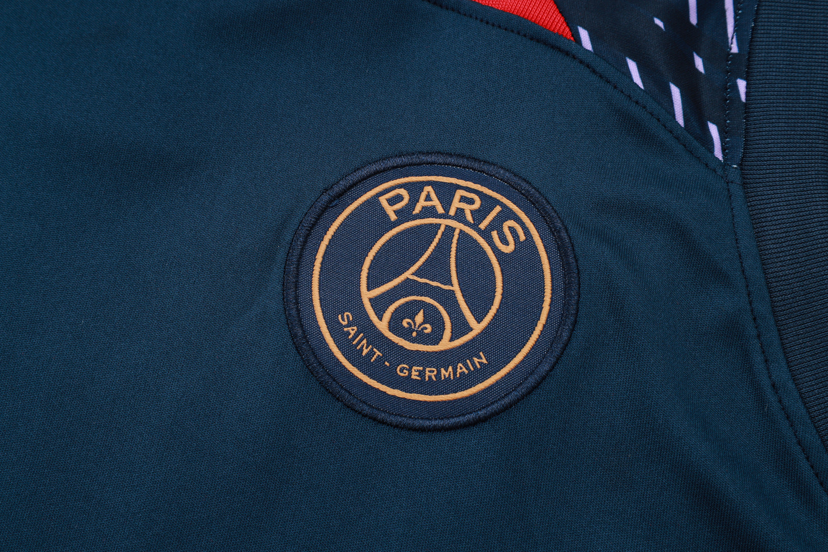 ENTRAÎNEMENT SANS MANCHES PSG OFFICIEL