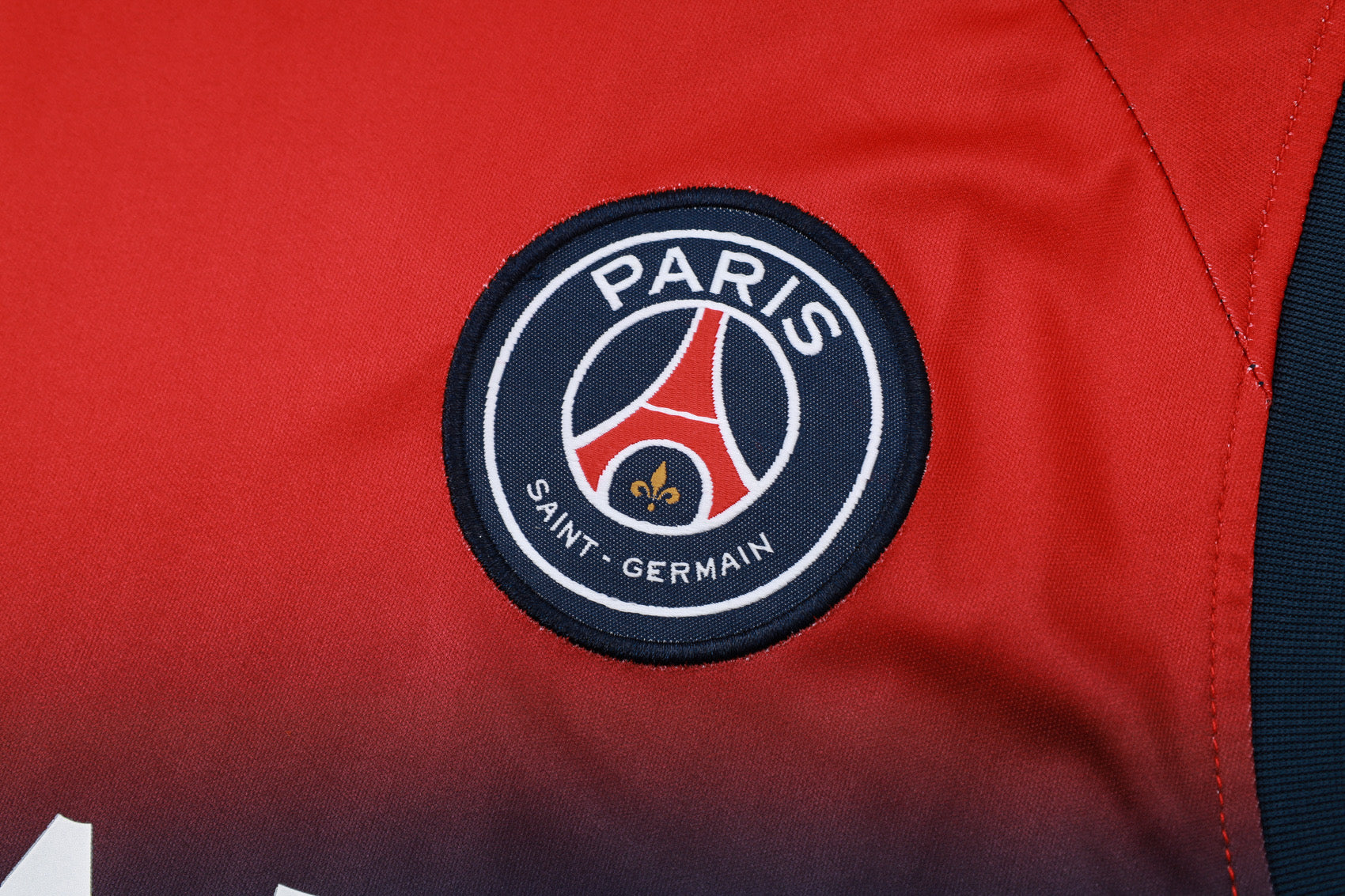 ENTRAÎNEMENT SANS MANCHES PSG OFFICIEL