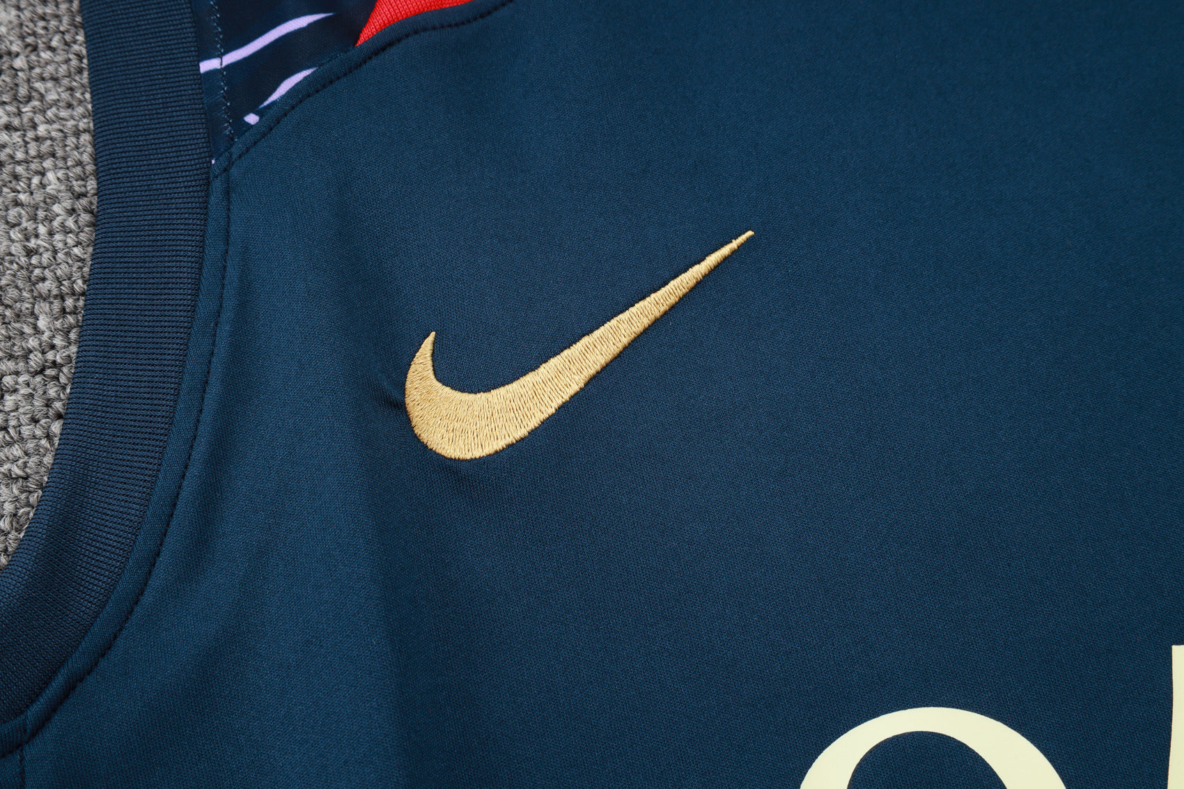 ENTRAÎNEMENT SANS MANCHES PSG OFFICIEL