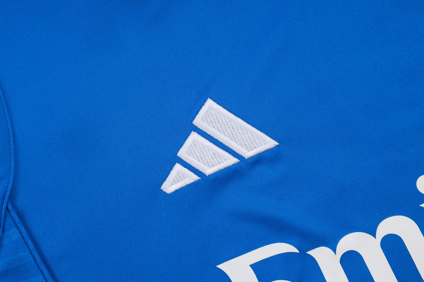 ENTRAÎNEMENT SANS MANCHES REAL MADRID OFFICIEL