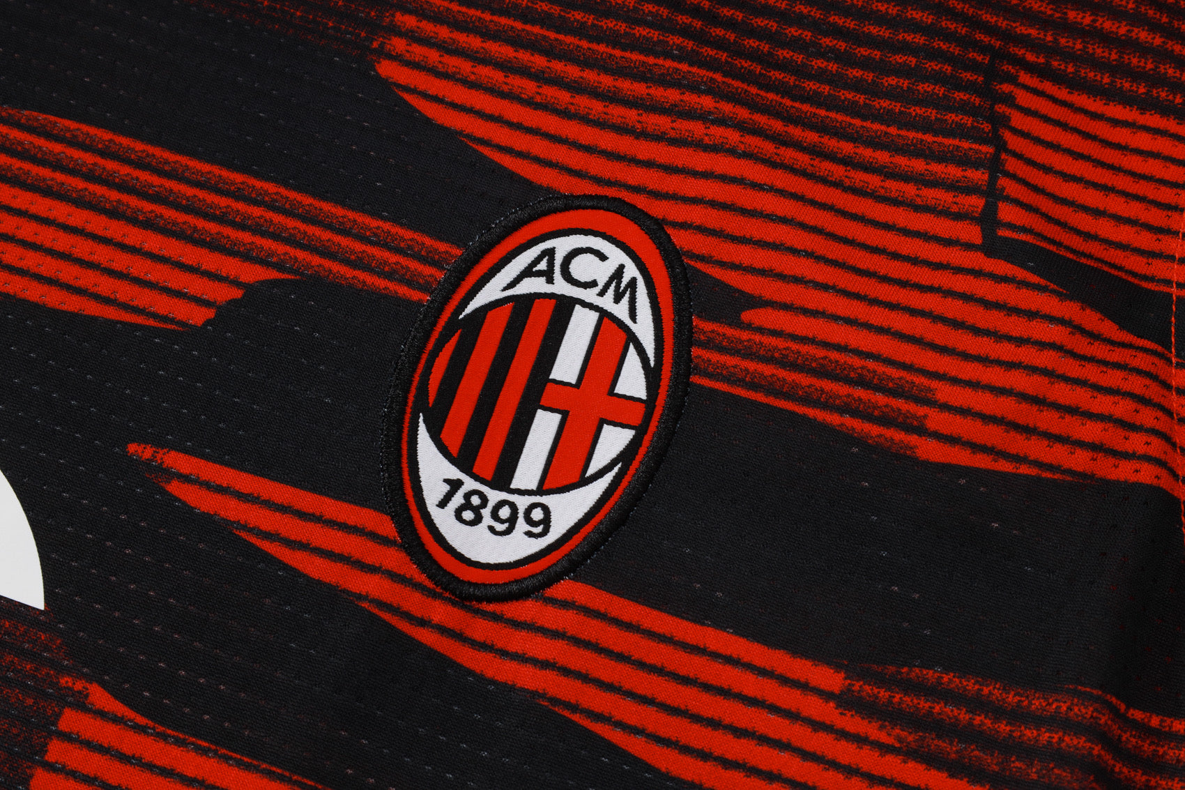 ENTRAÎNEMENT SANS MANCHES AC MILAN OFFICIEL