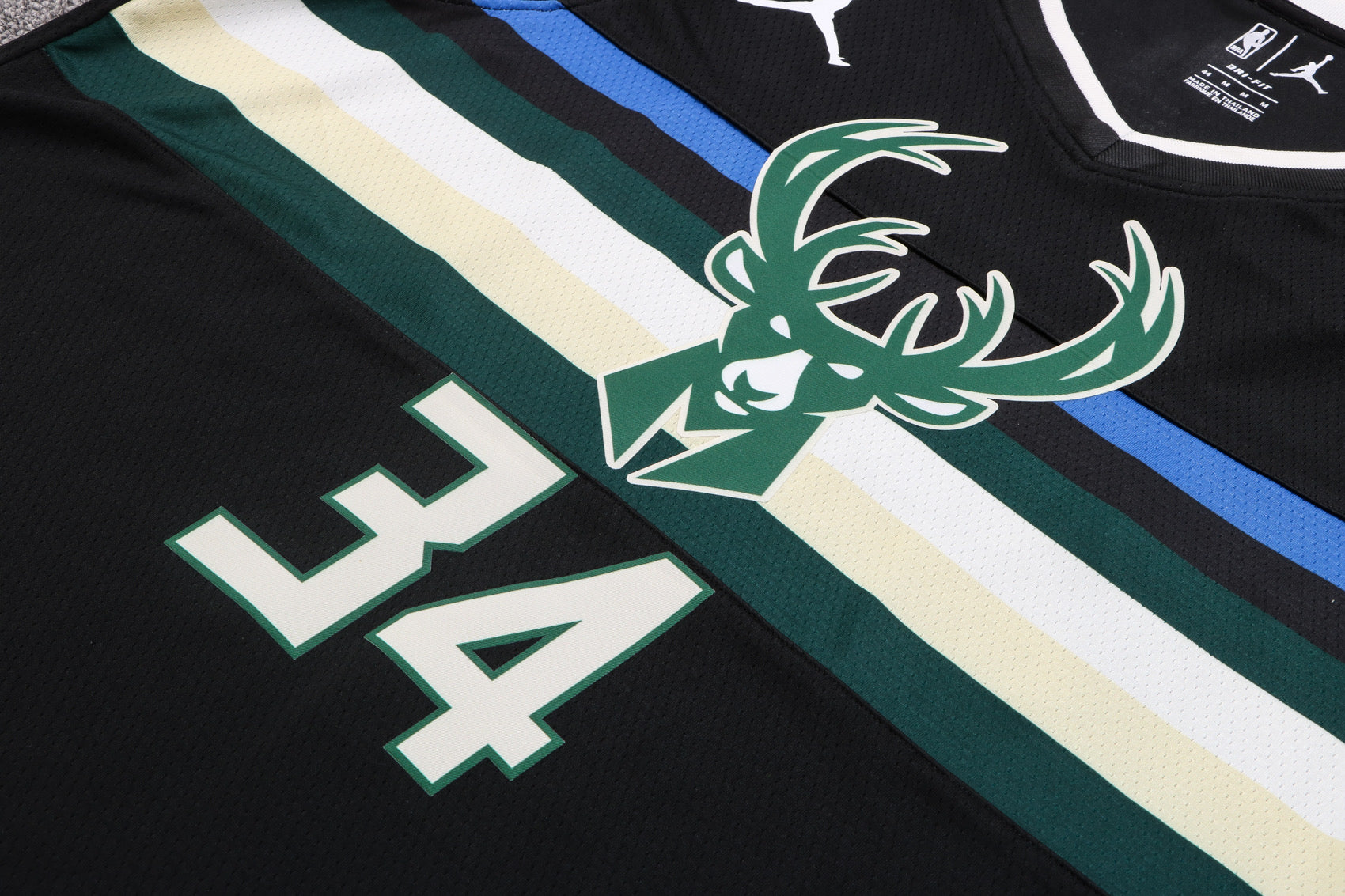 GIANNIS ANTETOKOUNMPO MILWAUKEE BUCKS STATEMENT ÉDITION